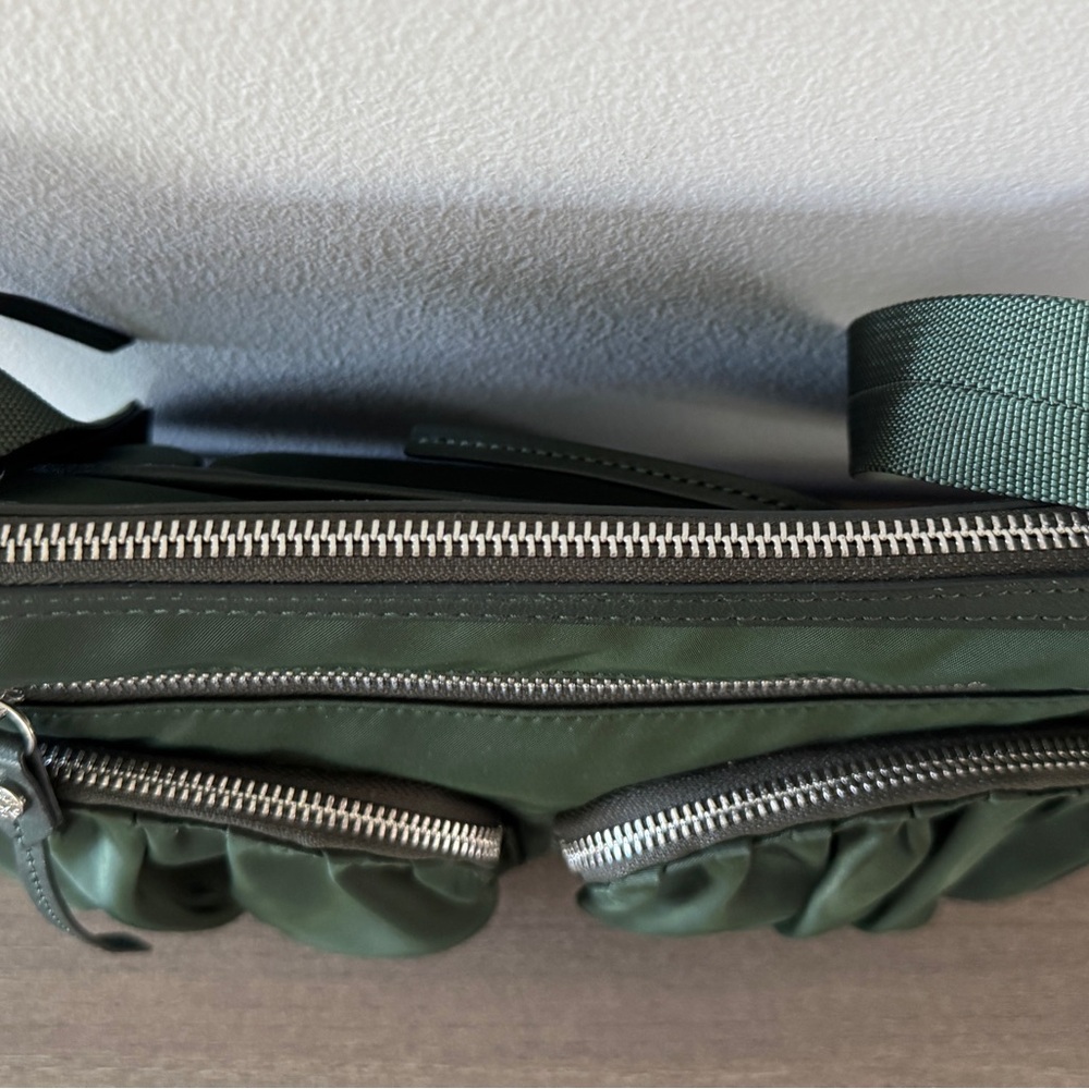 MZ WALLACE Forest Green Multi Zip Adjustable Crossbody Bag. Excellent Condition - Picture 6 of 12